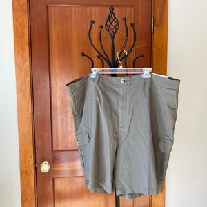 Men’s cargo shorts